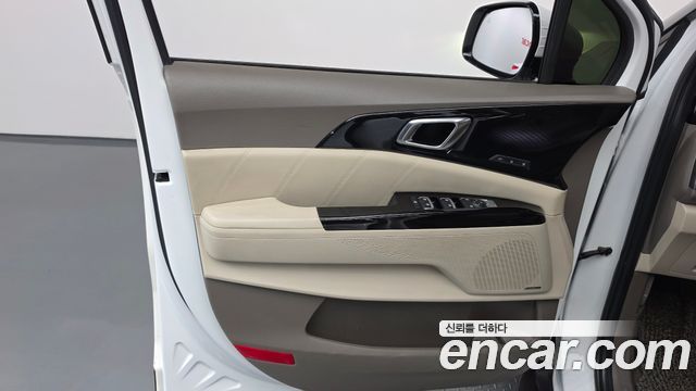 Kia Canival 2021 — photo 15