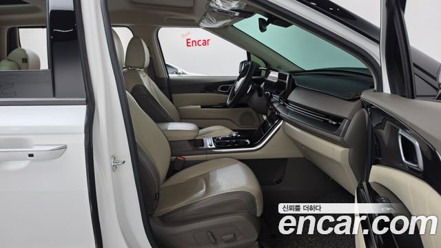Kia Canival 2021 — photo 16