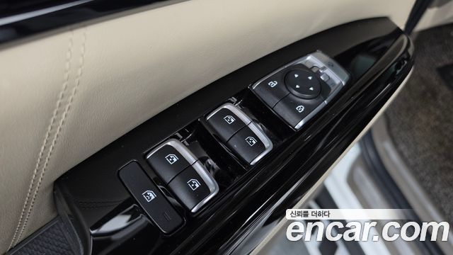 Kia Canival 2021 — photo 28