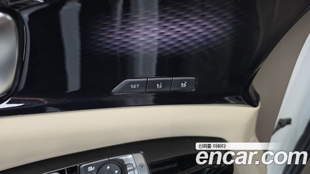 Kia Canival 2021 — photo 31