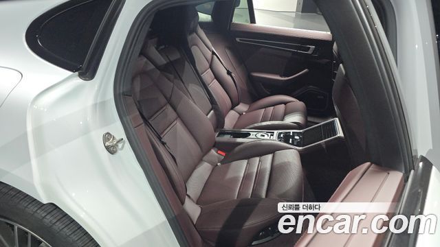 Porsche Panamera 2022 — photo 17