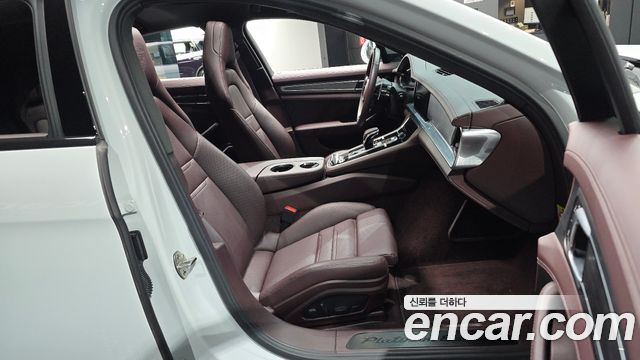 Porsche Panamera 2022 — photo 18