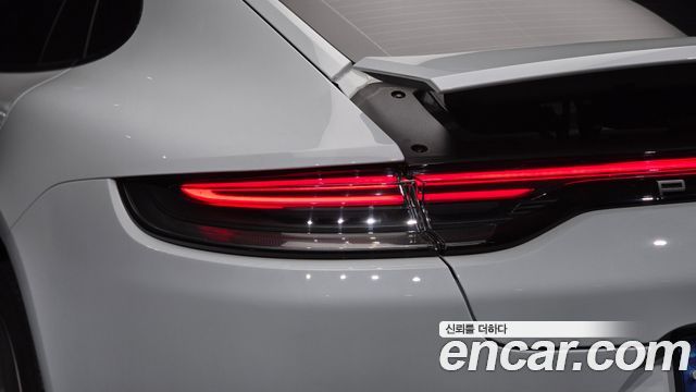 Porsche Panamera 2022 — photo 9