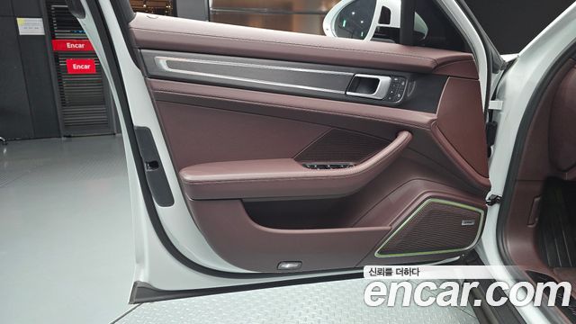 Porsche Panamera 2022 — photo 14