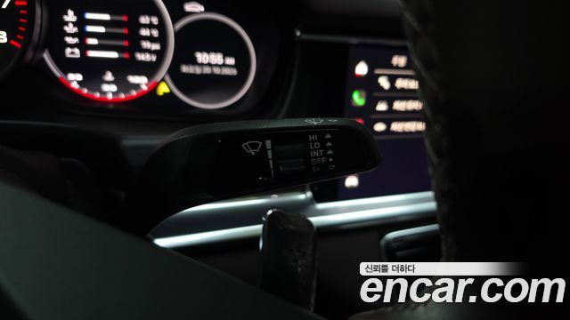 Porsche Panamera 2022 — photo 30