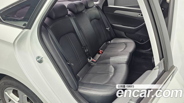 Hyundai Sonata 2019 — photo 17