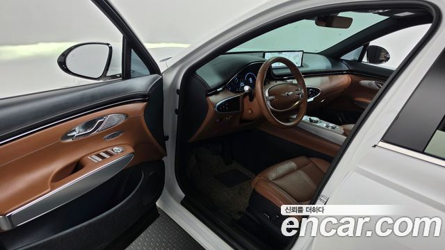 Genesis GV70 2021 — photo 13