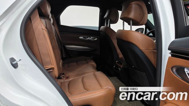 Genesis GV70 2021 — photo 17
