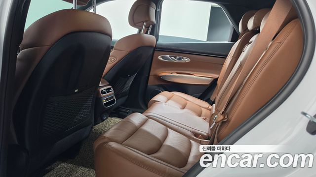 Genesis GV70 2021 — photo 25