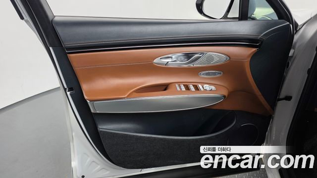 Genesis GV70 2021 — photo 14