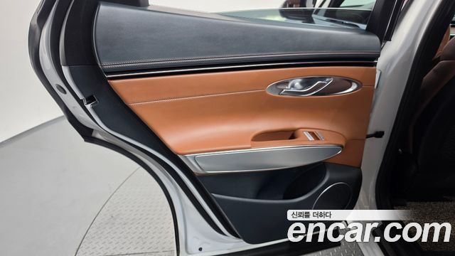 Genesis GV70 2021 — photo 15