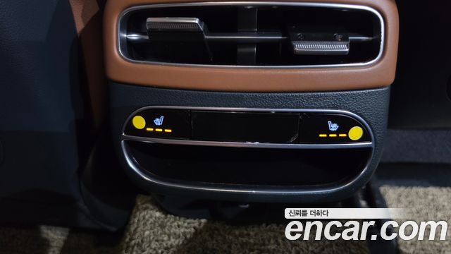Genesis GV70 2021 — photo 31
