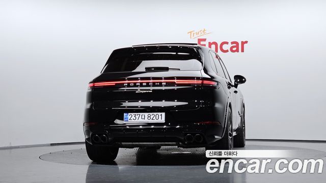 Porsche Cayenne 2025 — photo 4