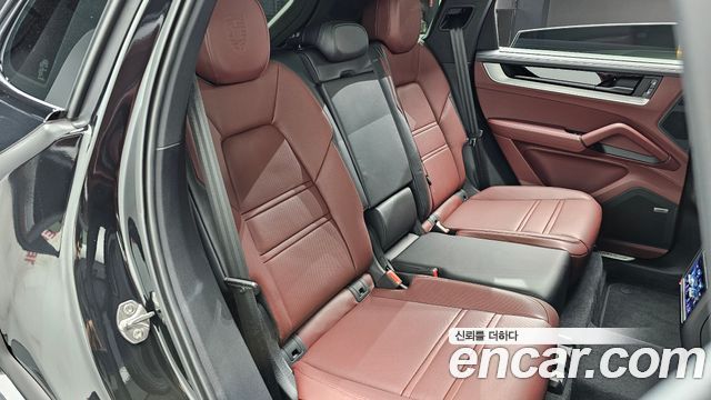 Porsche Cayenne 2025 — photo 17