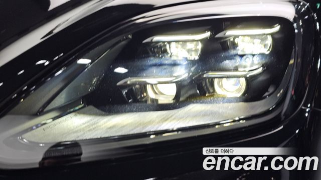 Porsche Cayenne 2025 — photo 8