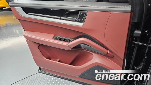 Porsche Cayenne 2025 — photo 14
