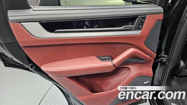 Porsche Cayenne 2025 — photo 15