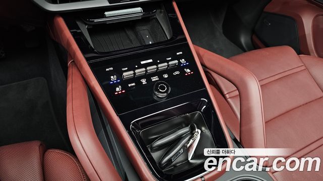 Porsche Cayenne 2025 — photo 28