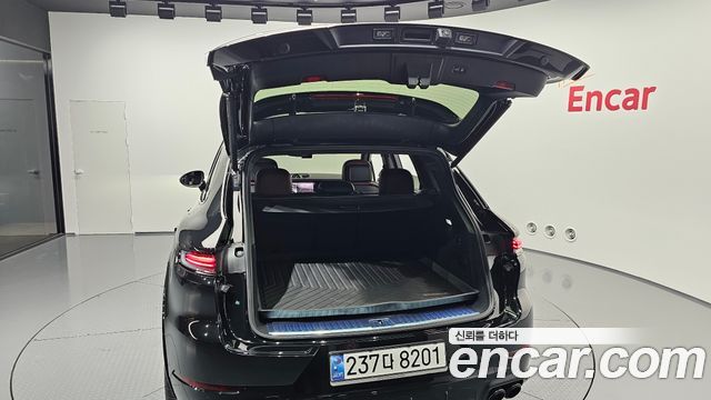 Porsche Cayenne 2025 — photo 37