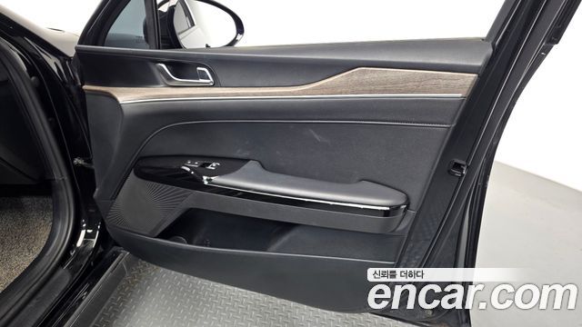 Kia K5 2023 — photo 14