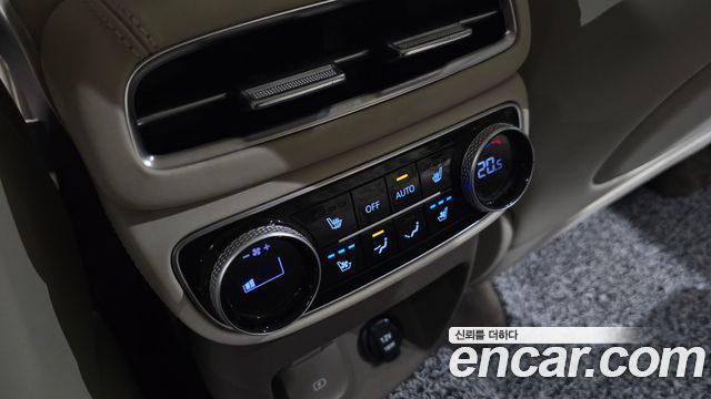 Genesis GV80 2022 — photo 32