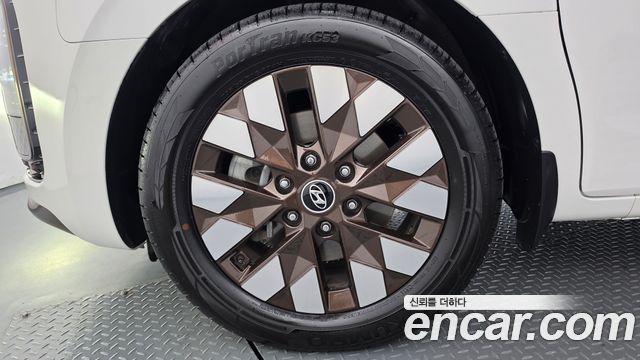 Hyundai Staria 2024 — photo 5