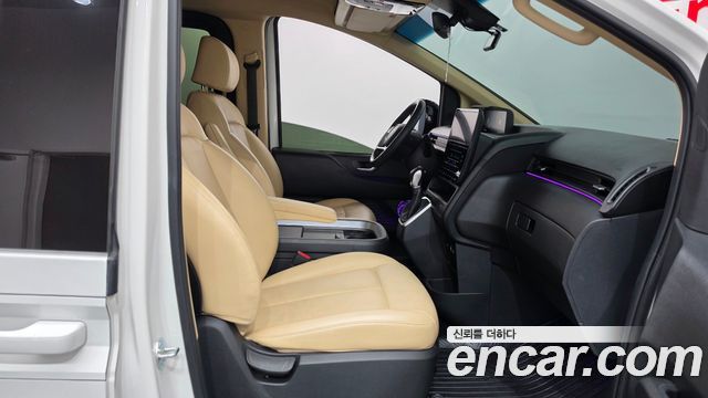 Hyundai Staria 2024 — photo 11