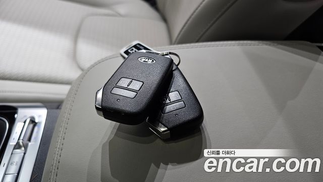 Kia Canival 2021 — photo 23