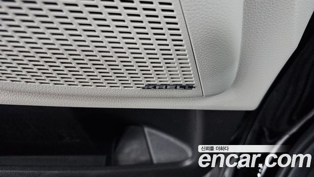 Kia Canival 2021 — photo 35