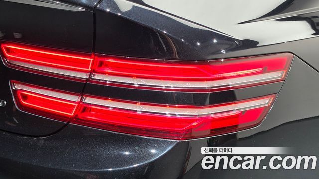 Genesis G80 2022 — photo 9