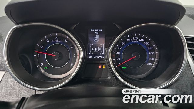 Hyundai AVANTE 2015 — photo 11