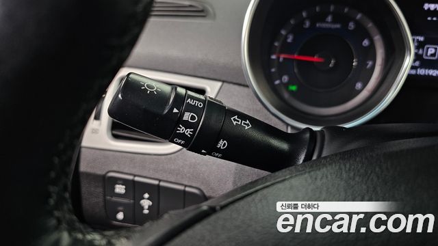 Hyundai AVANTE 2015 — photo 24