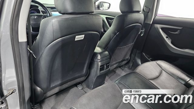 Hyundai AVANTE 2015 — photo 26