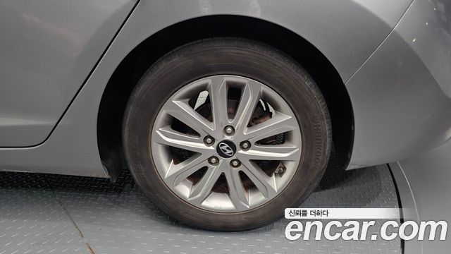 Hyundai AVANTE 2015 — photo 7