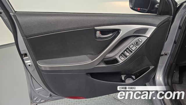 Hyundai AVANTE 2015 — photo 14