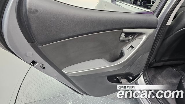Hyundai AVANTE 2015 — photo 15