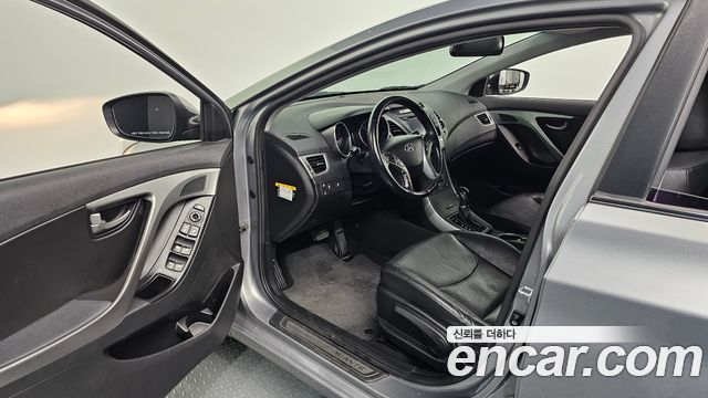 Hyundai AVANTE 2015 — photo 16