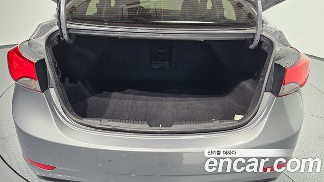 Hyundai AVANTE 2015 — photo 30