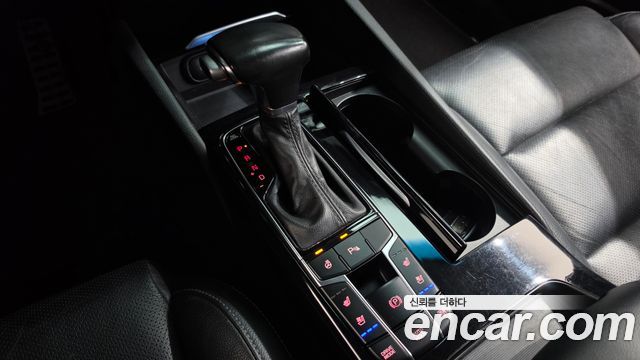 Kia K7 2018 — photo 12