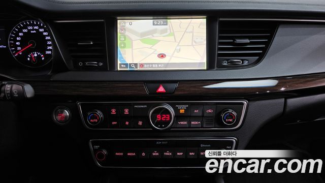 Kia K7 2018 — photo 18