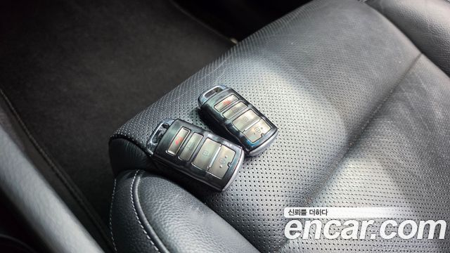 Kia K7 2018 — photo 21