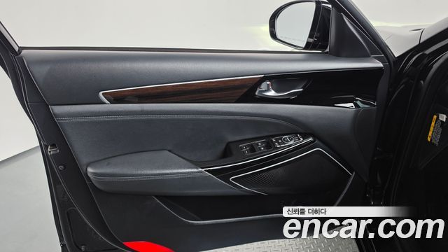 Kia K7 2018 — photo 14