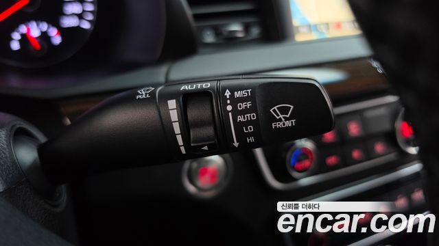 Kia K7 2018 — photo 27