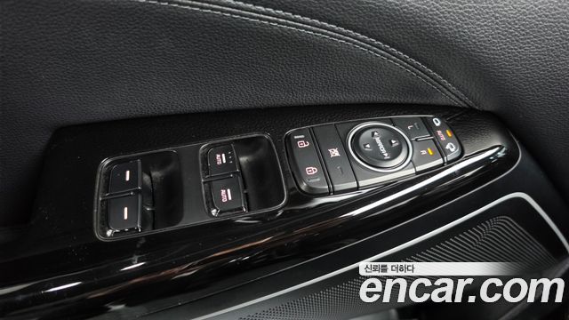 Kia K7 2018 — photo 29