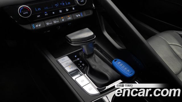 Hyundai AVANTE 2023 — photo 12
