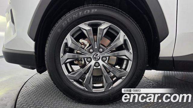 Toyota RAV4 2024 — photo 5