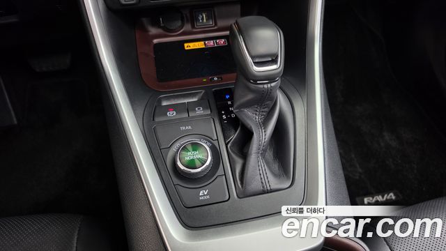 Toyota RAV4 2024 — photo 12