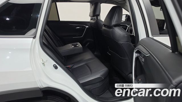 Toyota RAV4 2024 — photo 17