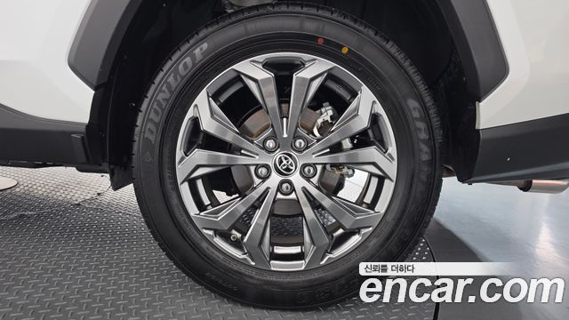 Toyota RAV4 2024 — photo 7
