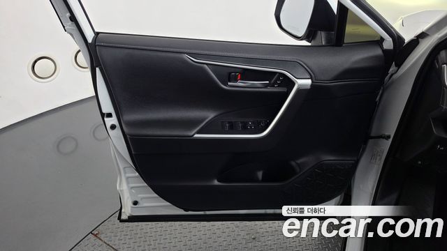 Toyota RAV4 2024 — photo 14